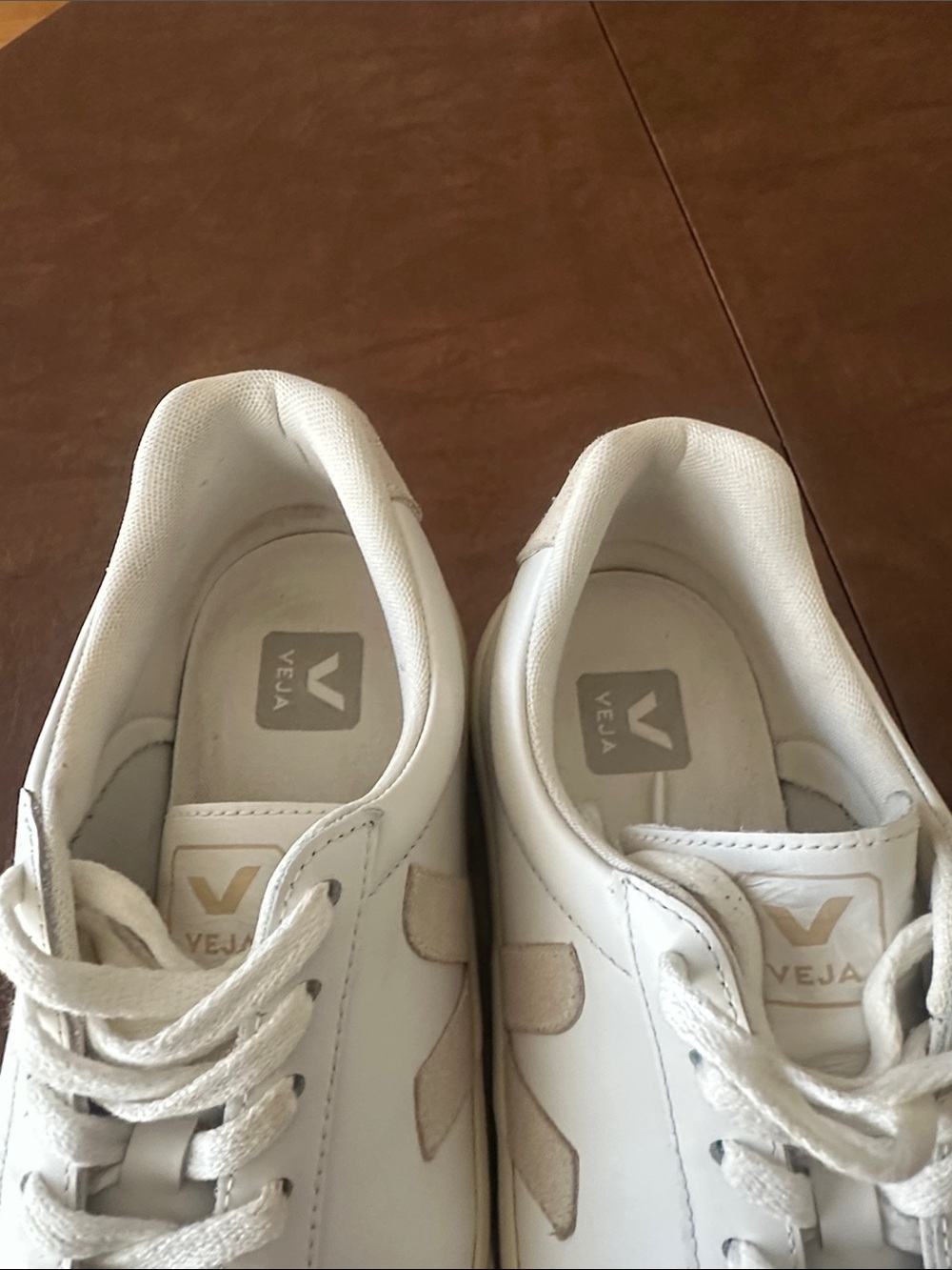 Veja Esplar Unisex White Leather Sneakers with Beige Accents. EUC - Picture 5 of 8